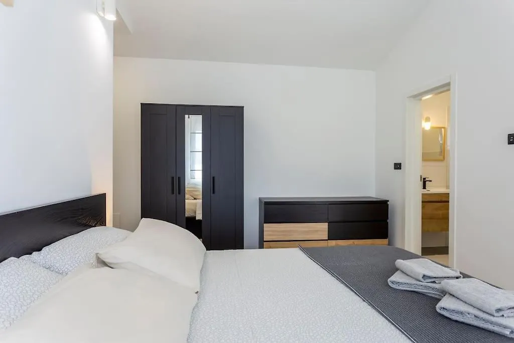 Modern Holiday House Near Beach Fazana Holiday home