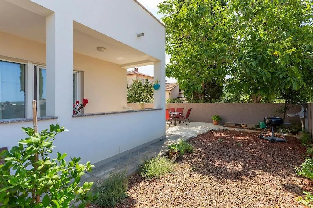 Modern Holiday House Near Beach Fazana 0*,