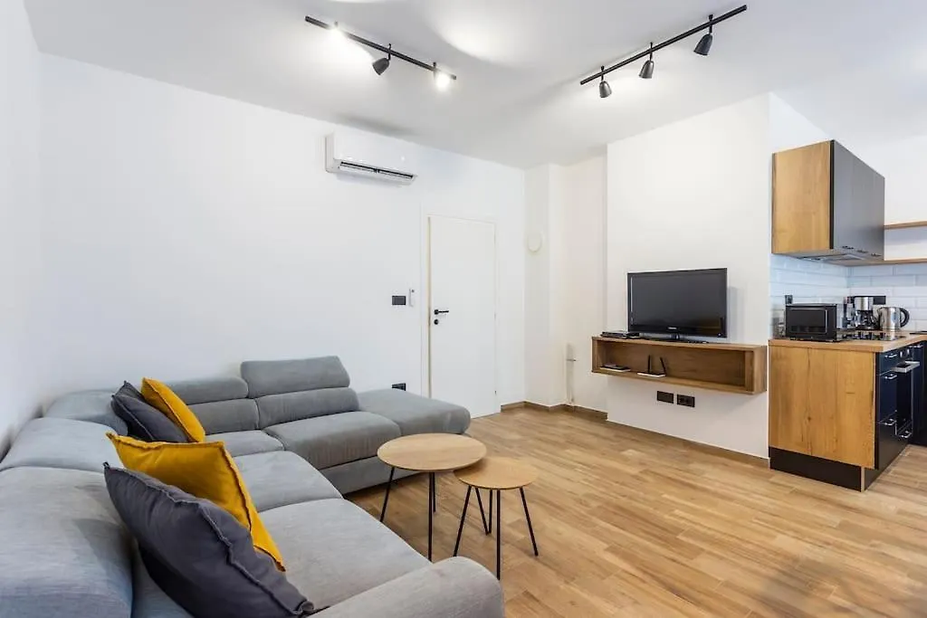 Modern Holiday House Near Beach Fazana